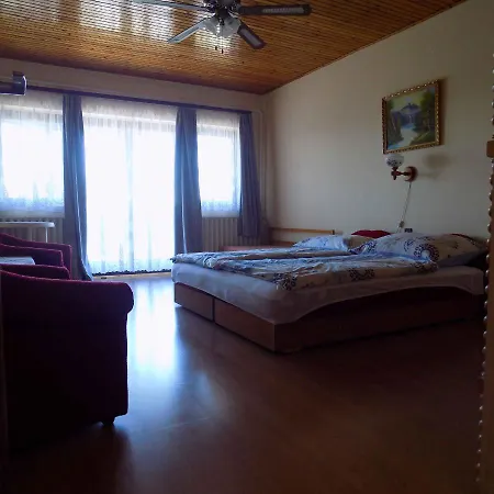 Three-bedroom In I דירה גיינסדיאס