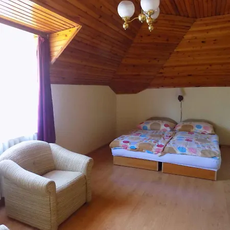 דירה Three-bedroom In I גיינסדיאס