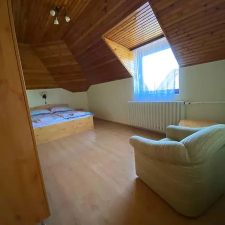 Three-bedroom In I דירה *