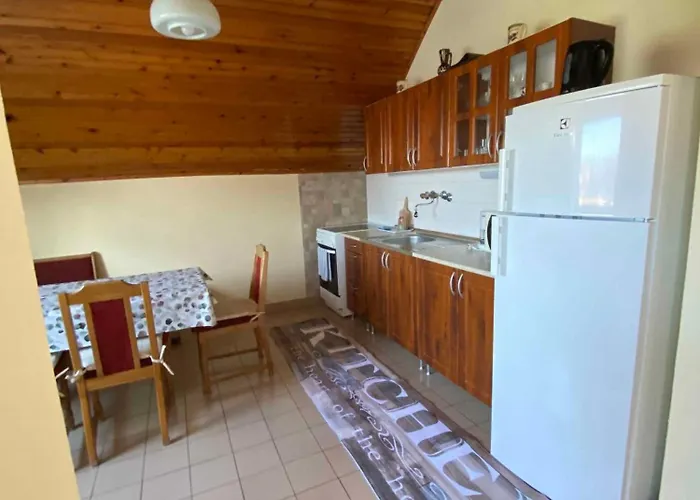 Three-bedroom In I *