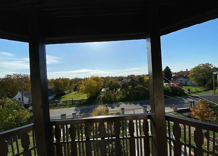 Three-bedroom In I *